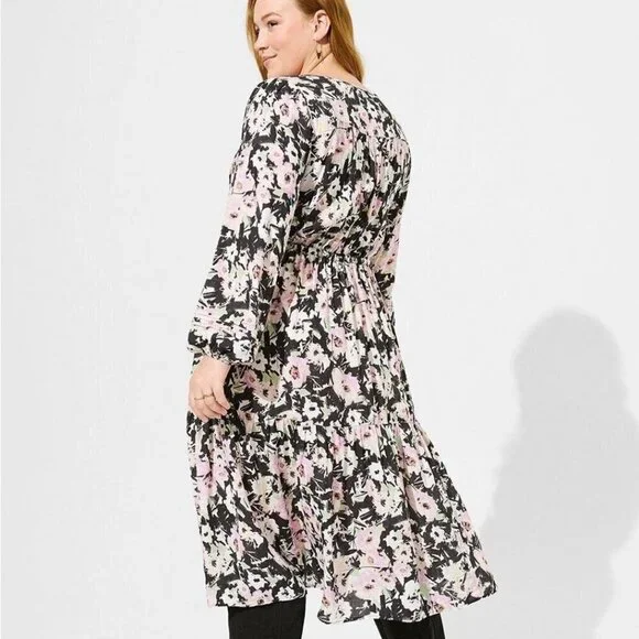 Torrid - Midi Swiss Dot Pleat Long Sleeve Dress in Brushstroke Multi Floral‌‌‌ - Picture 11 of 13